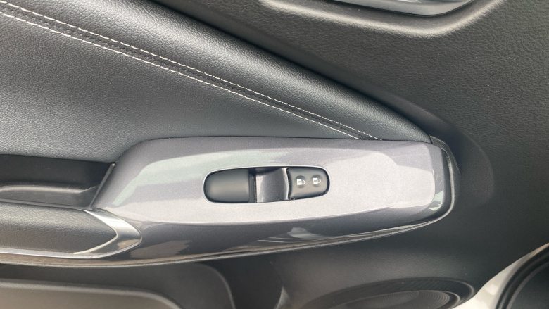 Nissan Juke 1.0 DiG-T 114 N-Connecta 5dr Petrol Hatchback